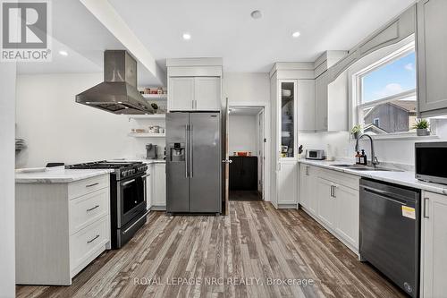 84 State Street, Welland (Welland Downtown), ON - Indoor Photo Showing Kitchen With Upgraded Kitchen