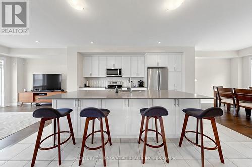 24 Icemaker Way, Whitby, ON - Indoor Photo Showing Kitchen With Upgraded Kitchen