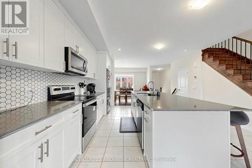 24 Icemaker Way, Whitby, ON - Indoor Photo Showing Kitchen With Upgraded Kitchen
