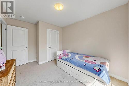 24 Icemaker Way, Whitby, ON - Indoor Photo Showing Bedroom