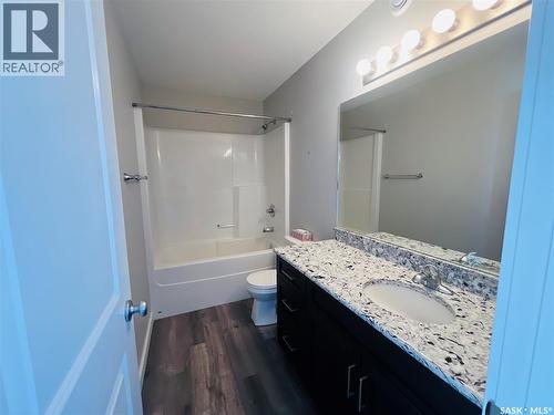 503 Douglas Drive, Swift Current, SK - Indoor Photo Showing Bathroom