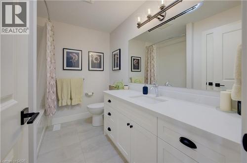 58 Carriage Crossing, Drayton, ON - Indoor Photo Showing Bathroom