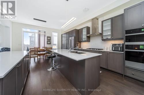 31 Canard Drive, Vaughan, ON - Indoor Photo Showing Kitchen With Upgraded Kitchen