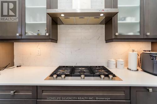 31 Canard Drive, Vaughan, ON - Indoor Photo Showing Kitchen