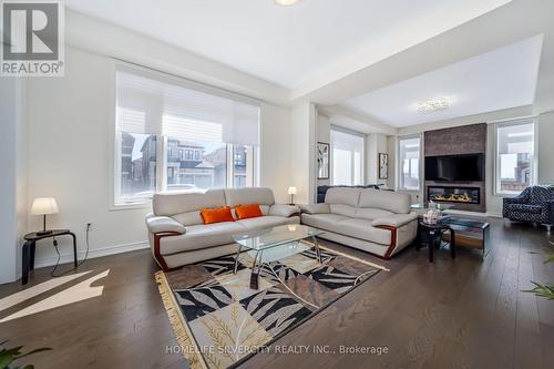 31 Canard Drive, Vaughan, ON - Indoor Photo Showing Living Room