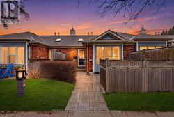 175 FIDDLERS GREEN ROAD Hamilton, ON L9G 4X7