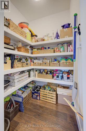 58 Carriage Crossing, Mapleton, ON - Indoor Photo Showing Other Room