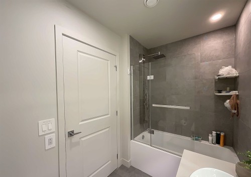 Bathroom - 820-3000 Boul. Thimens, Montréal (Saint-Laurent), QC - Indoor Photo Showing Bathroom
