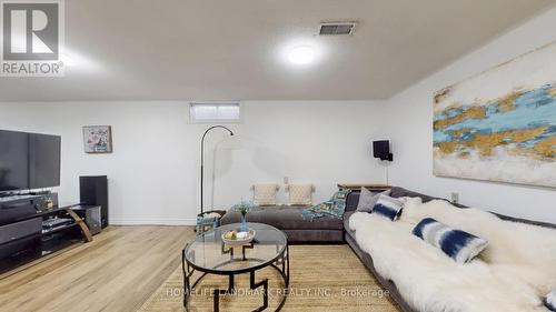 330 Guelph Avenue, Cambridge, ON - Indoor Photo Showing Living Room