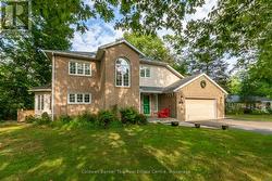 110 FOREST GLEN DRIVE  Gravenhurst (Muskoka (S)), ON P1P 1A1