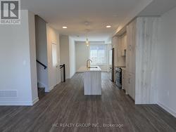 27 AGNES LANE Richmond Hill, ON L4B 0J7