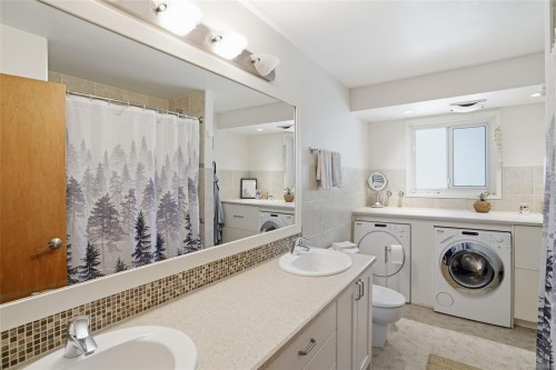 2687 Charles Rd, Nanaimo, BC 