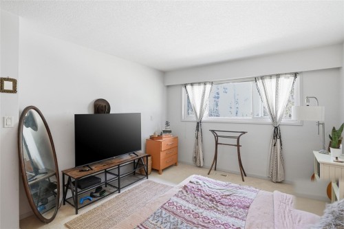2687 Charles Rd, Nanaimo, BC 