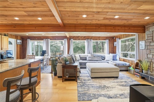 2687 Charles Rd, Nanaimo, BC 