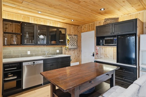 2687 Charles Rd, Nanaimo, BC 