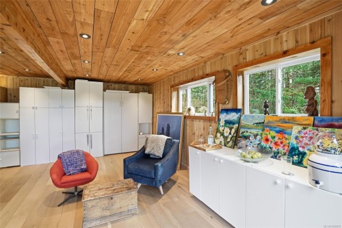 2687 Charles Rd, Nanaimo, BC 