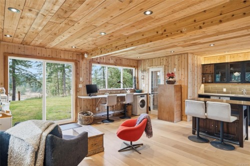 2687 Charles Rd, Nanaimo, BC 