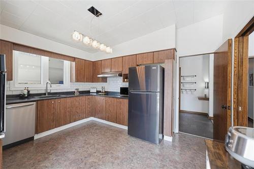 100 Agassiz Dr, Winnipeg, MB 