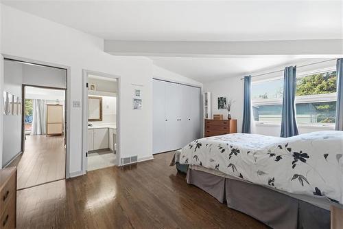 100 Agassiz Dr, Winnipeg, MB 