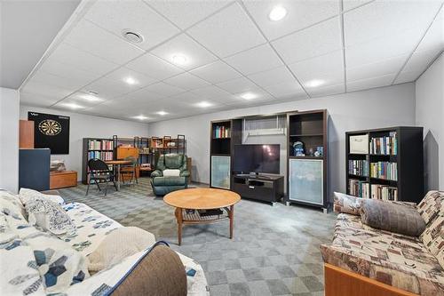 100 Agassiz Dr, Winnipeg, MB 