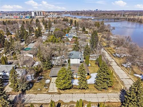 100 Agassiz Dr, Winnipeg, MB 