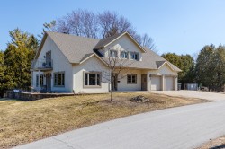 2384 Ch. du Bord-du-Lac  Montréal (L'Île-Bizard/Sainte-Geneviève), QC H9C 1B1