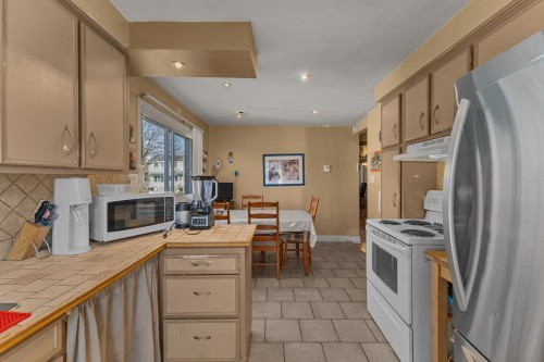 Kitchen - 2365  - 2369 Rue Hufford, Montréal (Saint-Laurent), QC - Indoor Photo Showing Kitchen