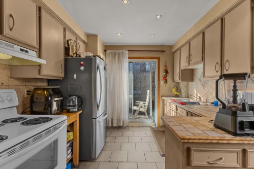 Kitchen - 2365  - 2369 Rue Hufford, Montréal (Saint-Laurent), QC - Indoor Photo Showing Kitchen