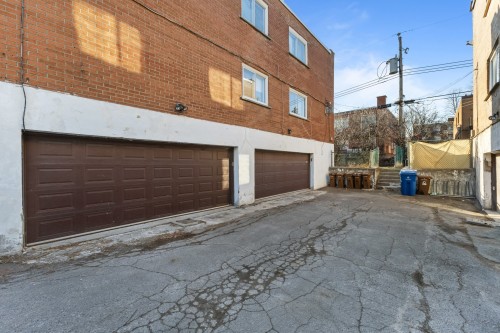 Garage - 2365  - 2369 Rue Hufford, Montréal (Saint-Laurent), QC - Outdoor With Exterior