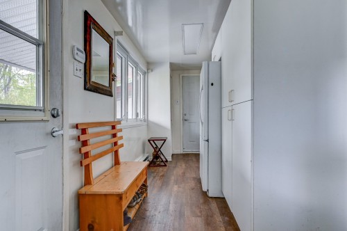 Hall d'entrée/Vestibule - 77 382E Avenue, Saint-Hippolyte, QC - Indoor Photo Showing Other Room
