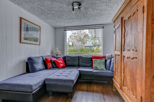Boudoir - 77 382E Avenue, Saint-Hippolyte, QC - Indoor Photo Showing Living Room