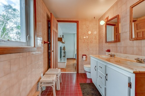 Salle de bains - 77 382E Avenue, Saint-Hippolyte, QC - Indoor Photo Showing Bathroom