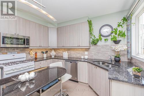 30 Summitview Drive, Ottawa, ON - Indoor Photo Showing Kitchen With Double Sink