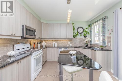 30 Summitview Drive, Ottawa, ON - Indoor Photo Showing Kitchen