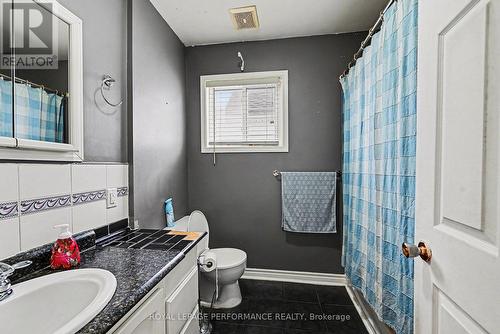 414 Gillespie Avenue, Cornwall, ON - Indoor Photo Showing Bathroom