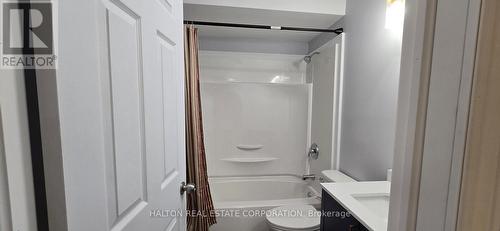 632 Beach Boulevard, Hamilton, ON - Indoor Photo Showing Bathroom