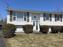 17 Menlow Court North River, NS B6L 6L9