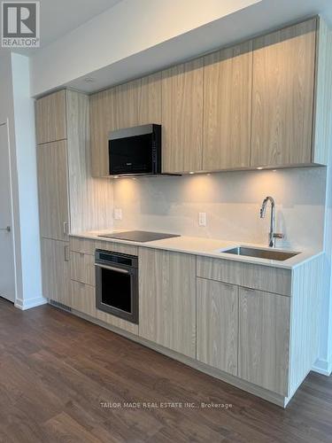 811 - 251 Masonry Way, Mississauga, ON - Indoor Photo Showing Kitchen