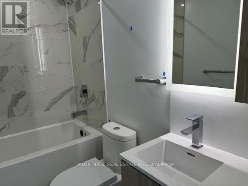 811 - 251 Masonry Way, Mississauga, ON - Indoor Photo Showing Bathroom