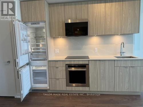 811 - 251 Masonry Way, Mississauga, ON - Indoor Photo Showing Kitchen