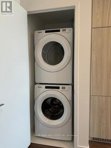 811 - 251 Masonry Way, Mississauga, ON - Indoor Photo Showing Laundry Room