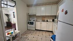 ROOM 2 - 1847 LAWRENCE AVENUE E Toronto, ON M1R 2Y3