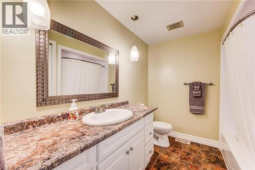 88 Westwood Drive, Kitchener, ON - Indoor Photo Showing Bathroom