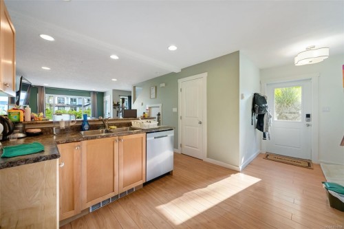 6896 Beaton Rd, Sooke, BC - Indoor Photo Showing Bedroom