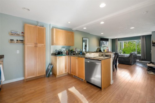 6896 Beaton Rd, Sooke, BC - Indoor Photo Showing Bathroom