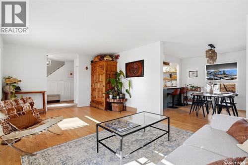 89 Patterson Drive, Regina, SK - Indoor Photo Showing Living Room