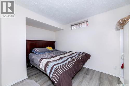 639 Redberry Road, Saskatoon, SK - Indoor Photo Showing Bedroom