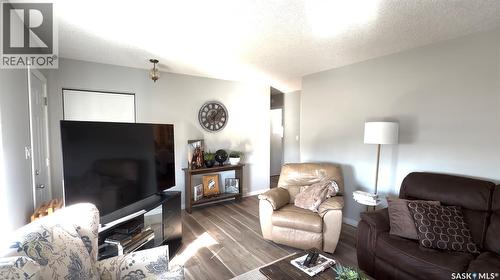 102 Government Road, Davidson, SK - Indoor Photo Showing Living Room