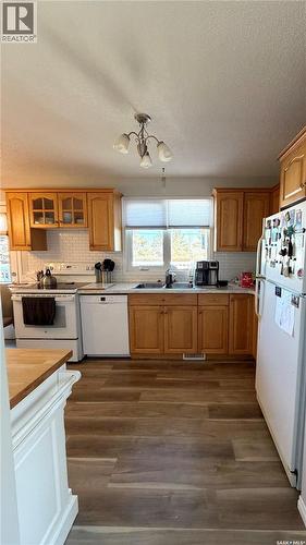 102 Government Road, Davidson, SK - Indoor Photo Showing Kitchen With Double Sink