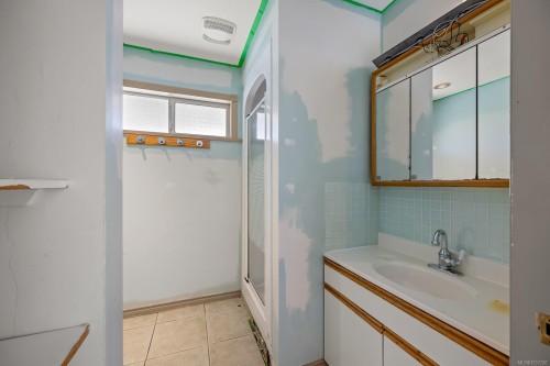 584 Torrence Rd, Comox, BC 